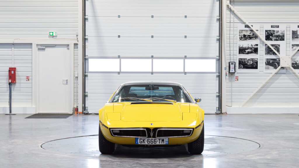 Maserati Bora 4700 AM117*870* Giallo, intérieur cuir noir