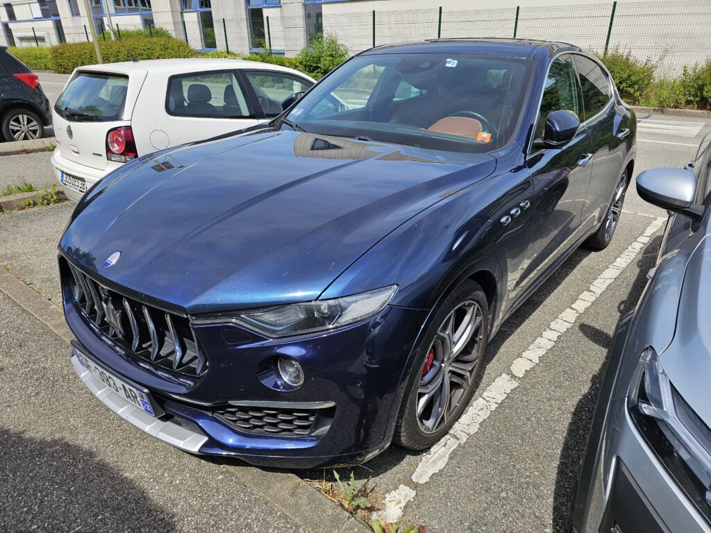 Levante GranLusso V6
